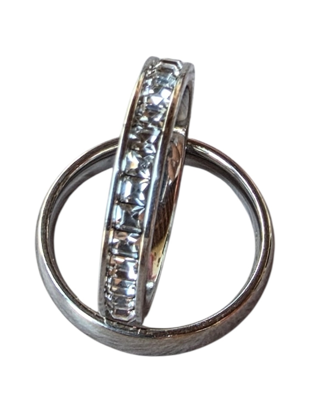 Set Of 2 Titanium Rings With Cubic Zirconia Sixe 7